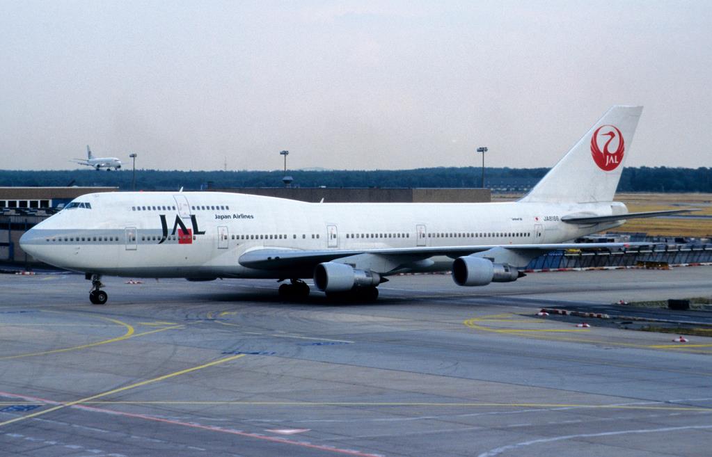 Photo of aircraft JA8166 operated by Japan Airlines