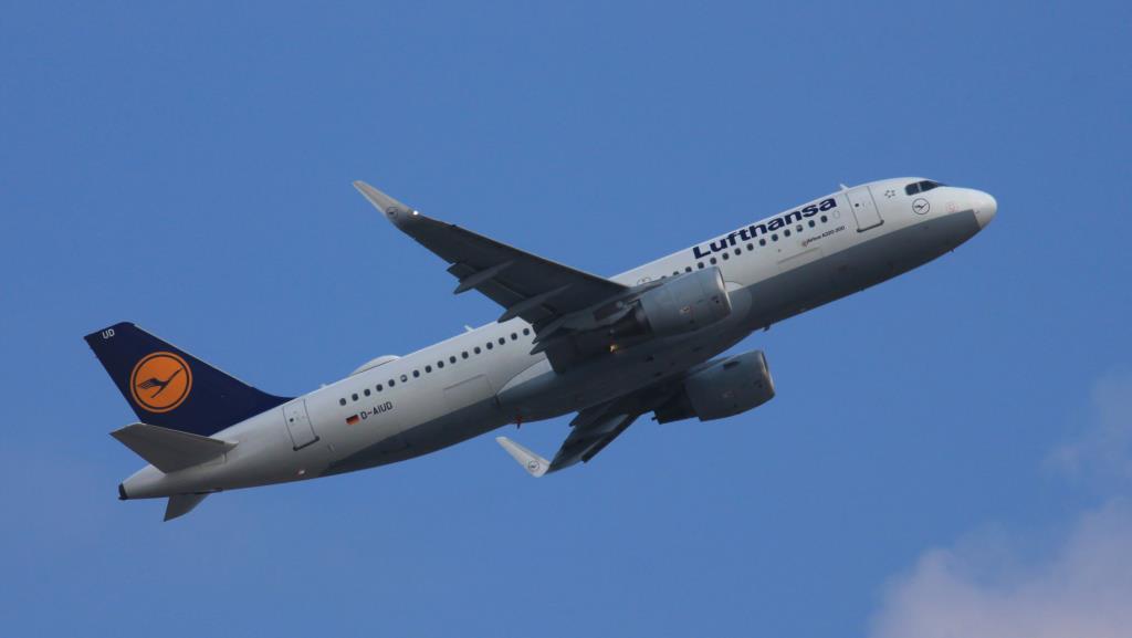 Photo of aircraft D-AIUD operated by Lufthansa