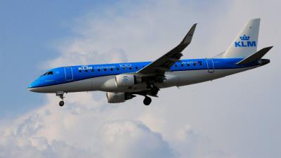 Photo of aircraft PH-EXT operated by KLM Cityhopper