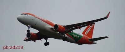 Photo of aircraft OE-IVT operated by easyJet Europe