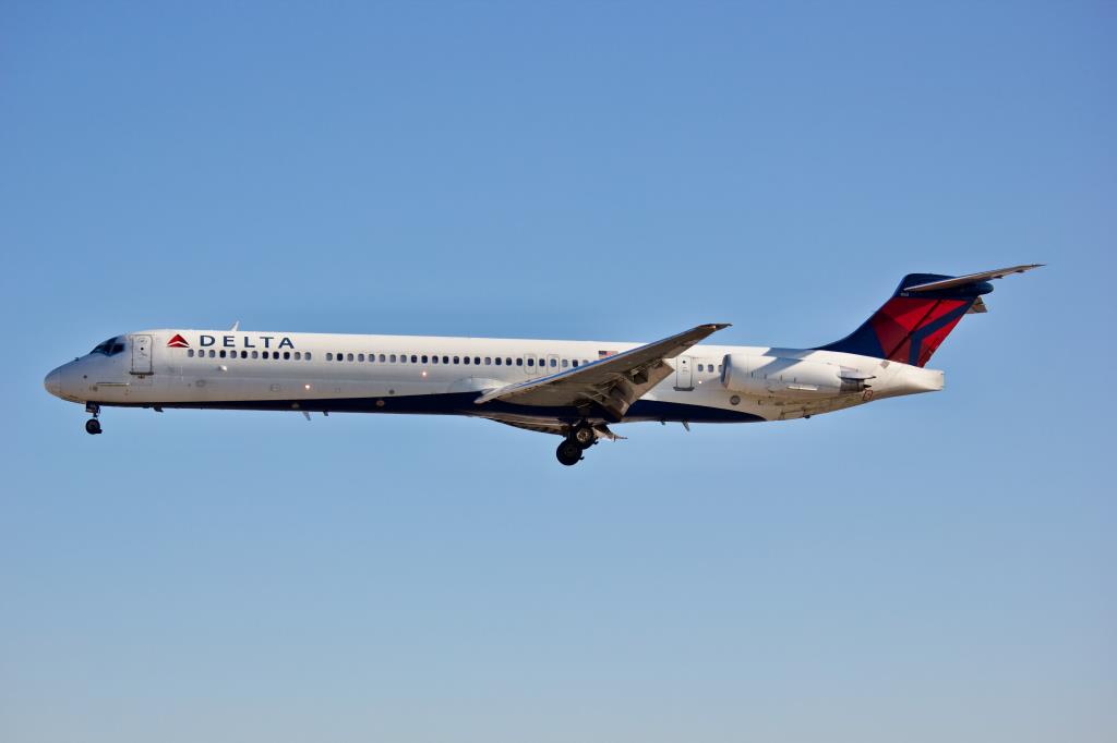 Photo of aircraft N963DL operated by Delta Air Lines