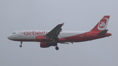 Photo of aircraft D-ABZI operated by Air Berlin