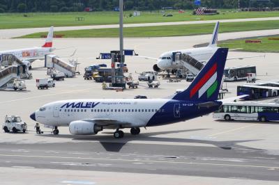 Photo of aircraft HA-LOF operated by Malev Hungarian Airlines