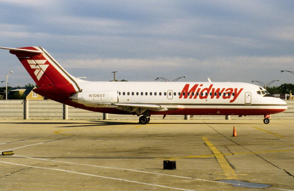 Photo of aircraft N1065T operated by Midway Airlines