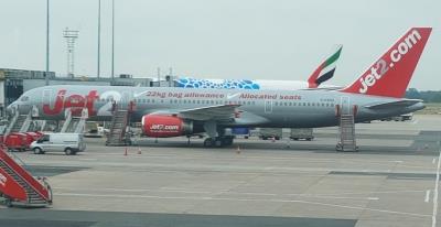 Image of aircraft registration G-LSAA - A 757-236 operated by Jet2