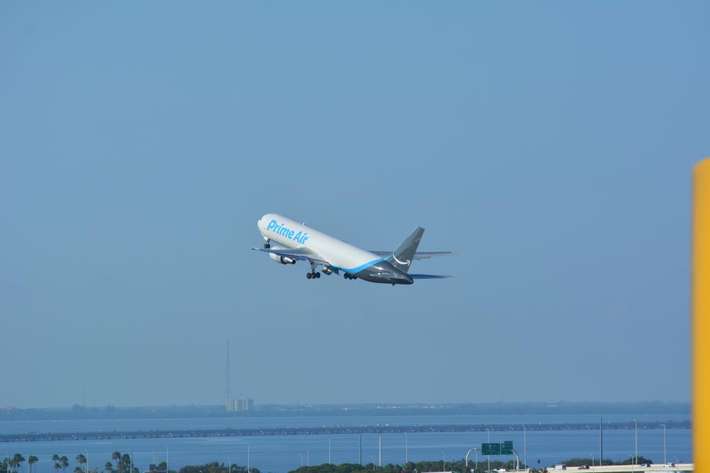 Photo of aircraft N359AZ operated by Amazon Prime Air