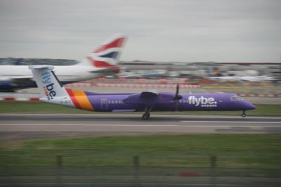 Image of aircraft registration G-JECZ - A DHC-8-402Q operated by Flybe