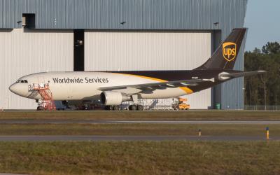 Photo of aircraft N156UP operated by United Parcel Service (UPS)