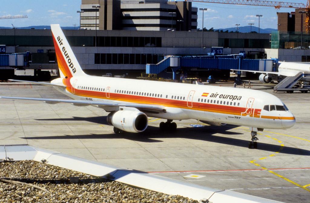 Photo of aircraft EC-ESC operated by Air Europa