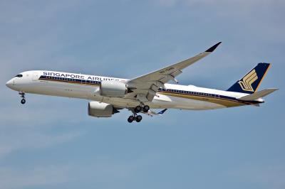 Photo of aircraft 9V-SHD operated by Singapore Airlines