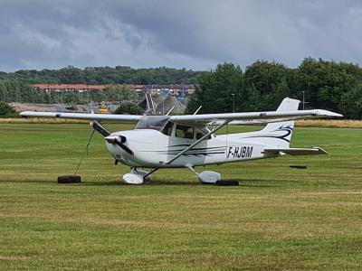 Photo of aircraft F-HJBM operated by Air-Unlimited Sweden AB