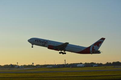 Image of aircraft registration C-FJZK - A 767-3Q8(ER) operated by Air Canada Rouge