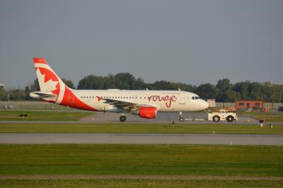 Photo of aircraft C-GBHZ operated by Air Canada Rouge