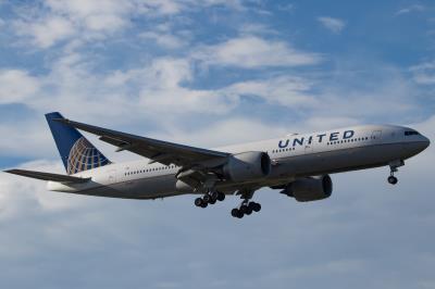 Photo of aircraft N77019 operated by United Airlines