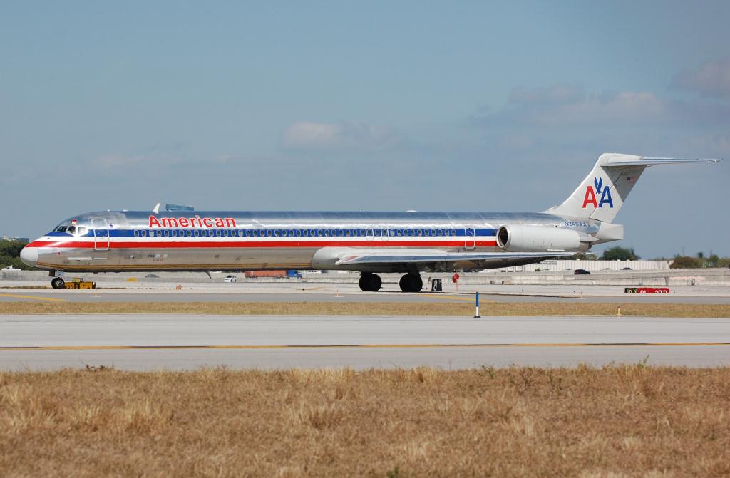 Photo of aircraft N248AA operated by American Airlines