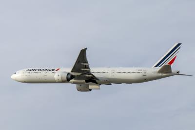 Photo of aircraft F-GSQM operated by Air France