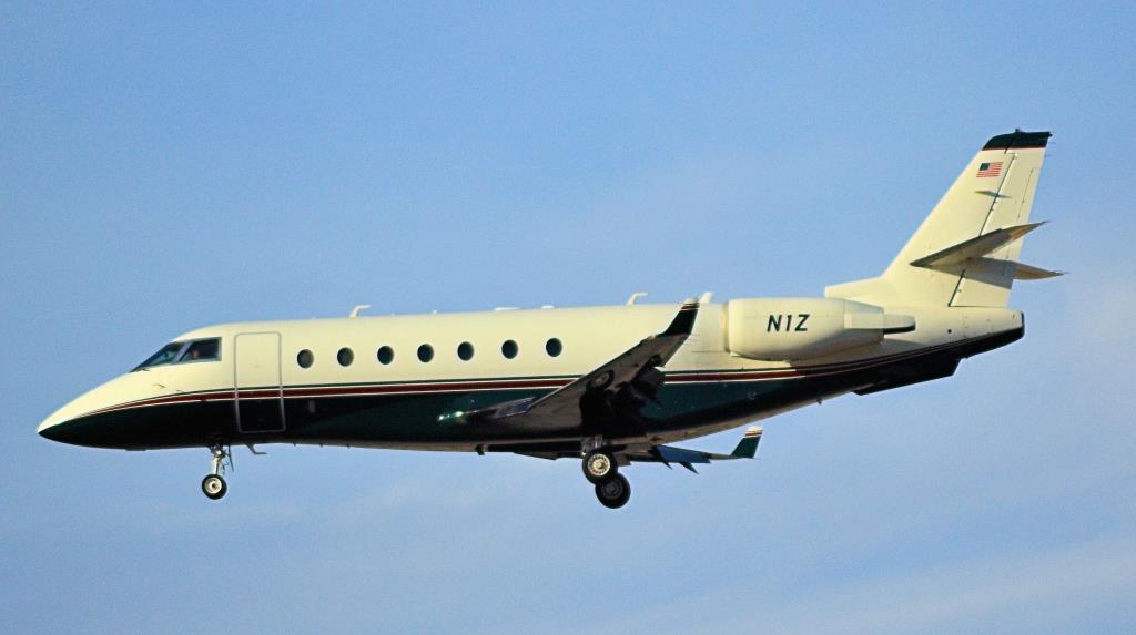 Photo of aircraft N1Z operated by Bank of America NA