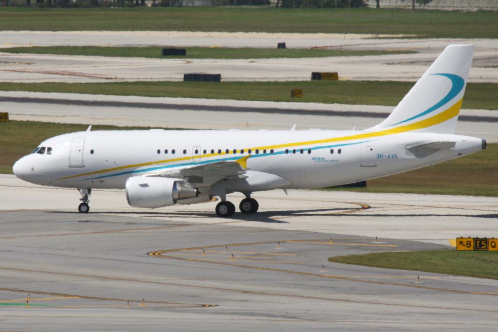 Photo of aircraft 9H-AVK operated by Comlux Aviation Malta