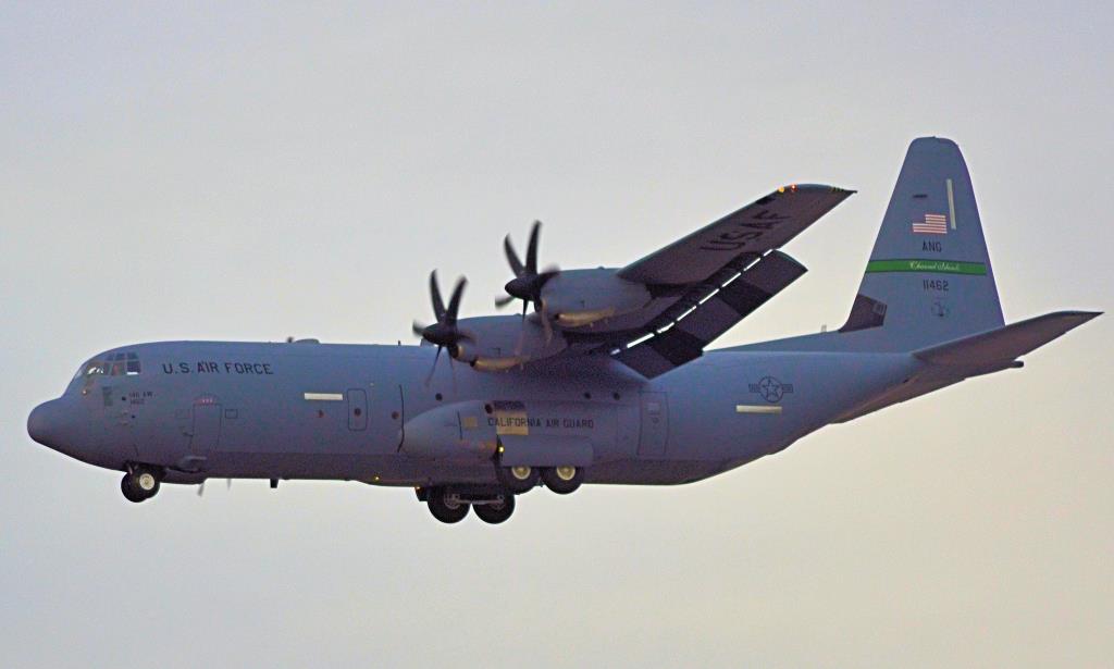 Photo of aircraft 01-1462 operated by United States Air Force