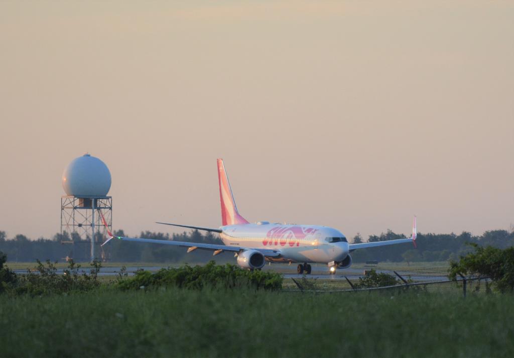 Photo of aircraft C-GDMP operated by Swoop