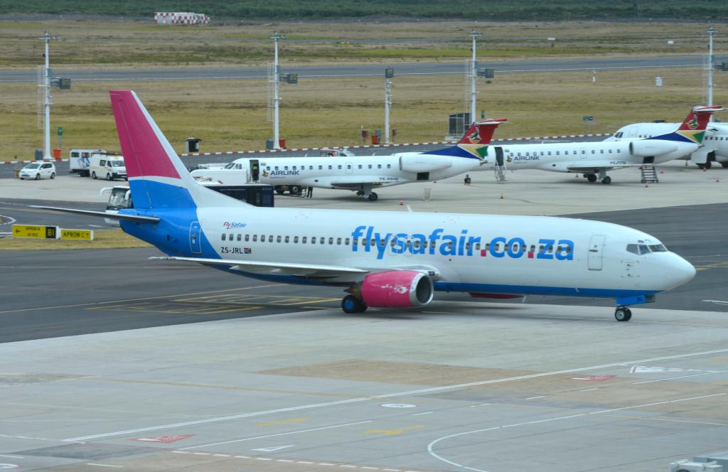 Photo of aircraft ZS-JRL operated by FlySafair