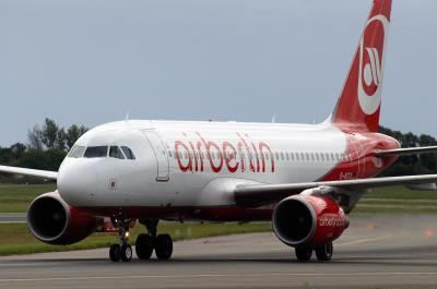 Image of aircraft registration D-ASTX - A A319-111 operated by Air Berlin