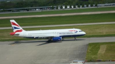 Photo of aircraft G-EUUA operated by British Airways
