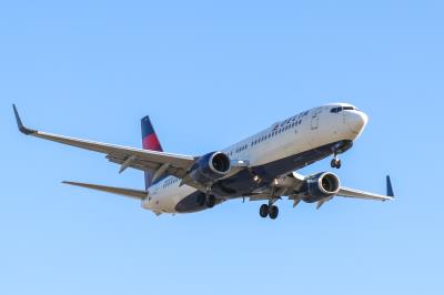 Image of aircraft registration N385DN - A 737-832(WL) operated by Delta Air Lines
