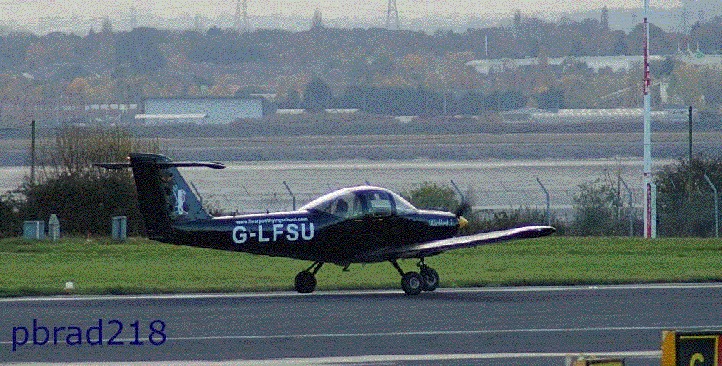 Photo of aircraft G-LFSU operated by Liverpool Flying School Ltd