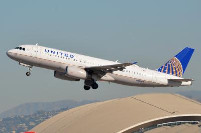 Photo of aircraft N485UA operated by United Airlines
