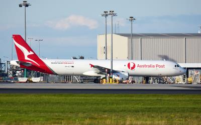 Photo of aircraft VH-ULY operated by Qantas Freight