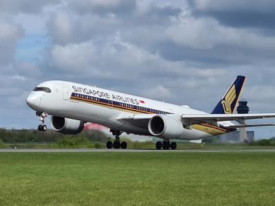 Photo of aircraft 9V-SMS operated by Singapore Airlines