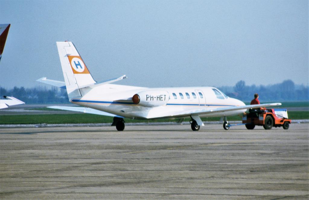 Photo of aircraft PH-HET operated by Heerema Engineering Service