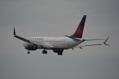 Photo of aircraft C-FSDB operated by Air Canada