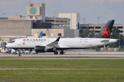Photo of aircraft C-GUAC operated by Air Canada