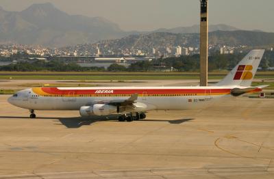 Photo of aircraft EC-GHX operated by Iberia