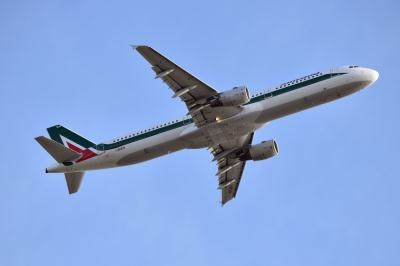 Image of aircraft registration I-BIXN - A A321-112 operated by Alitalia