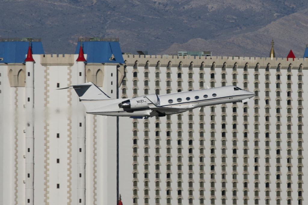 Photo of aircraft N121JM operated by SK Travel LLC