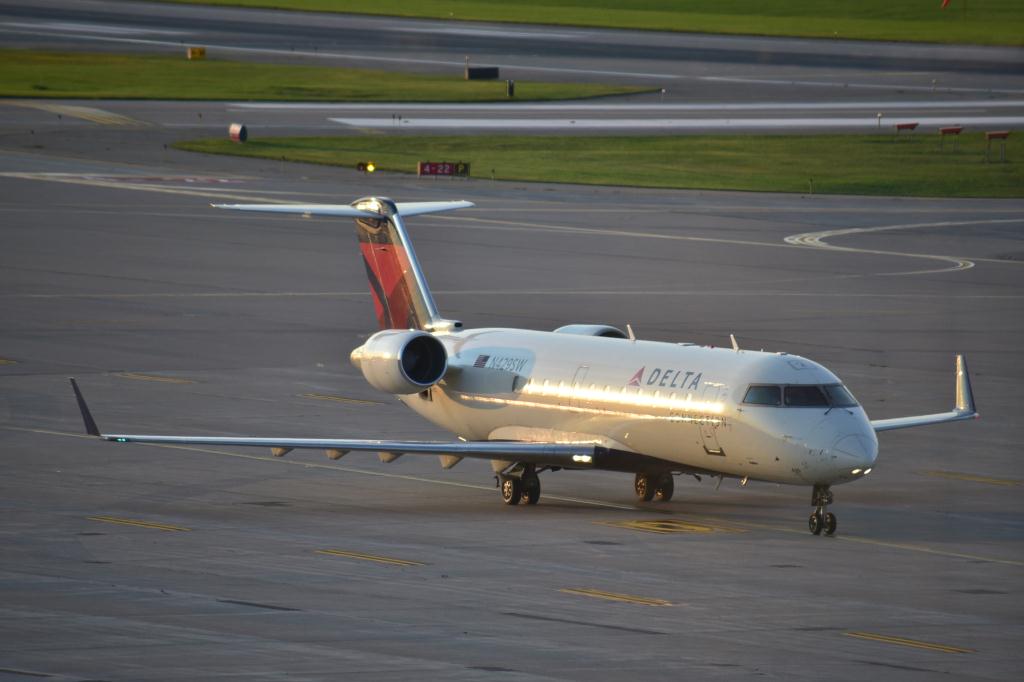 Photo of aircraft N429SW operated by Delta Connection