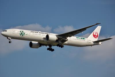 Photo of aircraft JA734J operated by Japan Airlines