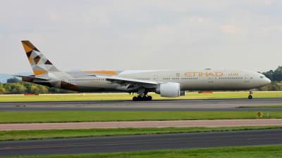 Photo of aircraft A6-ETB operated by Etihad Airways