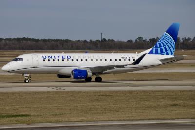 Photo of aircraft N85373 operated by United Express