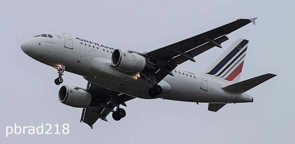 Photo of aircraft F-GUGI operated by Air France