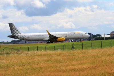 Photo of aircraft EC-MQL operated by Vueling