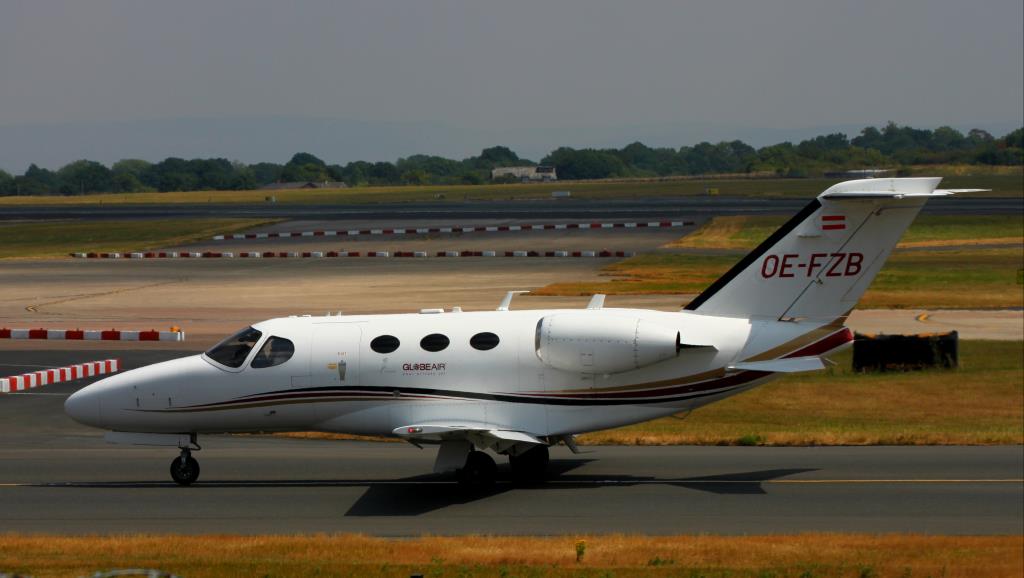 Photo of aircraft OE-FZB operated by GlobeAir AG