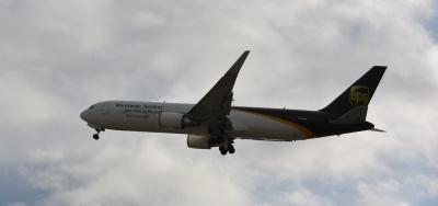 Photo of aircraft N324UP operated by United Parcel Service (UPS)