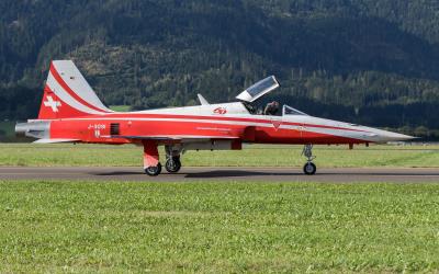 Photo of aircraft J-3091 operated by Swiss Air Force