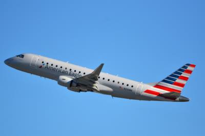 Photo of aircraft N210NN operated by American Eagle