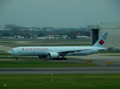 Photo of aircraft C-FIVR operated by Air Canada