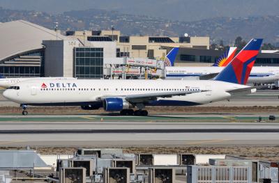 Image of aircraft registration N144DA - A 767-332 operated by Delta Air Lines